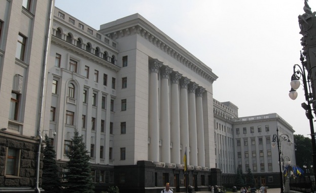 Мъж сложи бомба пред президентството на Украйна 