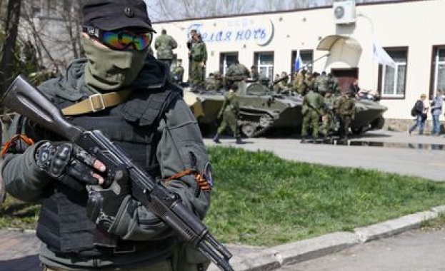 Въоръжени превзеха сградата на „Лугангаз"