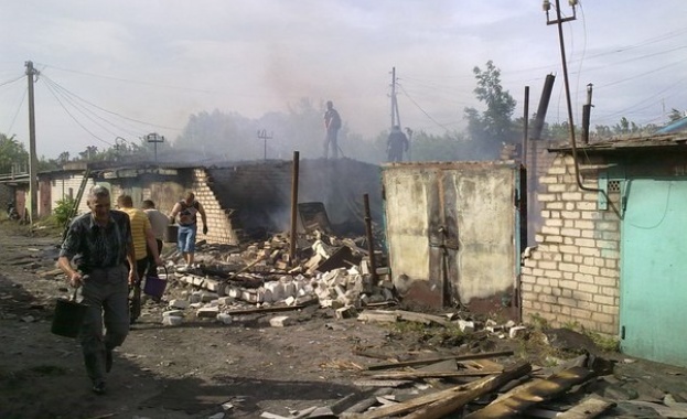 Украинската армия мародерства след обстрела в Амвросиевка