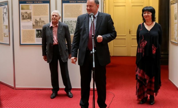 Отбелязват с изложба 170 години от началото на българската журналистика