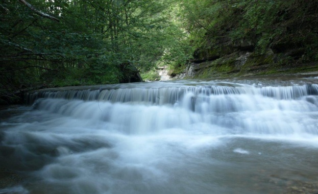 300 литра нафта се изляха в река Черна