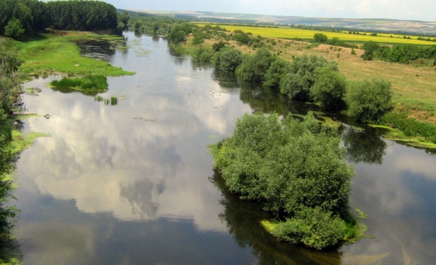 Река Янтра във Велико Търново вече е под критичното си ниво