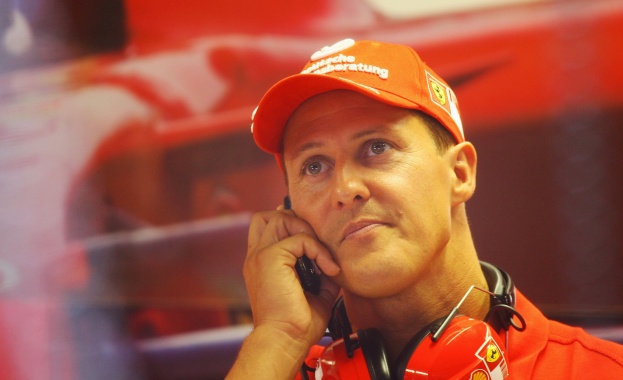 Папараци предлагат тайна снимка на Шумахер за 1 милион евро  