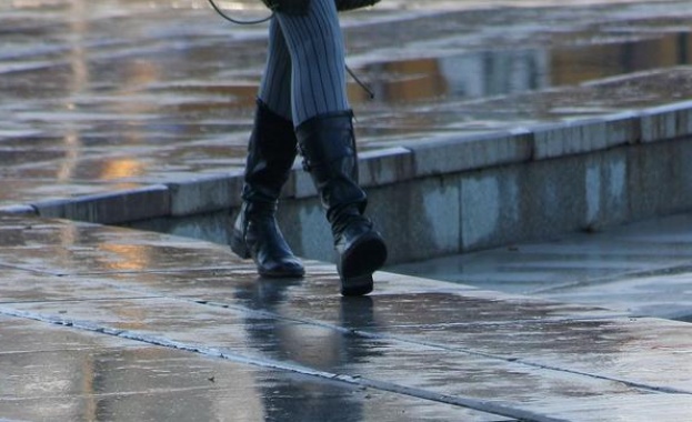 Проливен дъжд и градушка заляха Ямбол