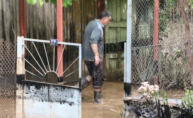 Съдът в Добрич прекрати 12 дела за размера на помощите от БЧК за наводненията