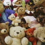 Хиляди плюшени мечета полетяха върху ледена пързалка в Пенсилвания