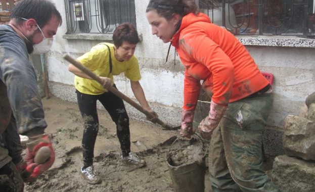 От „Аспарухово“ – с обич и омерзение...