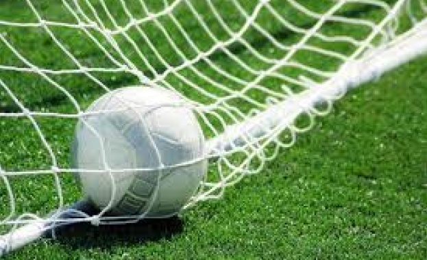 "Светът е футбол" или "Светът е политика"