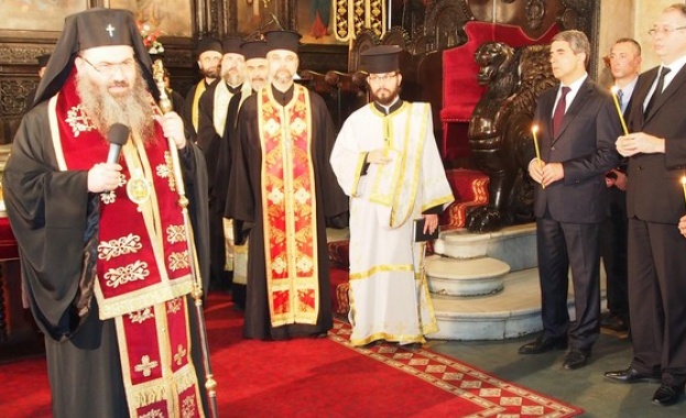 Митрополит Йоан отслужи заупокойна молитва в памет на загиналите от водната стихия