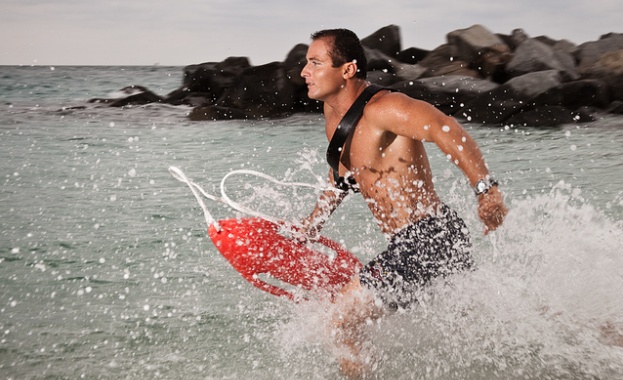 1500 лв. заплата за спасителите на плажове в Бургас 