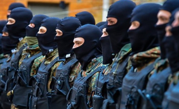 Украински депутат призна, че половината бойци от батальона “Азов” са бивши престъпници