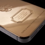 Путин изгря на златен iPhone