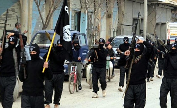 ИД разпространи видео с още един британски заложник 