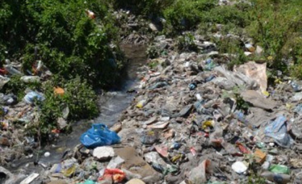 Дере край „Виница“ превърнато в сметище, застрашава курорт