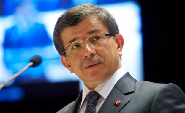 Давутоглу: Турция и „Ислямска държава“ имат „360-градусови различия“