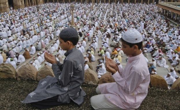 Рамазанът започна в много държави от Близкия изток и Азия 