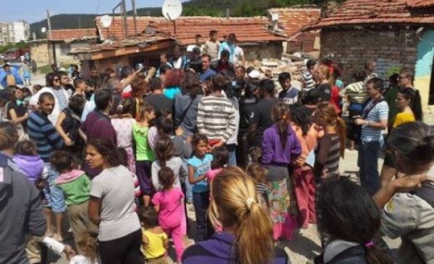 Напрежение в "Гъбената махала" заради събарянето на постройките 