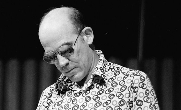 Трагедията на живота е, че имаме нужда от успех, а не от човечност