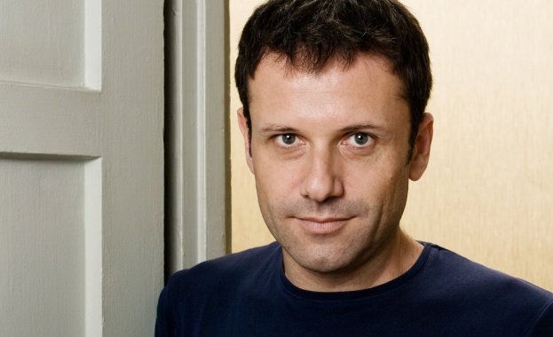 Явор Гърдев: Пробва се нещо, което прилича на държавен капитализъм в театъра