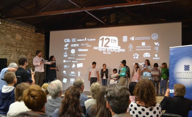 „Масленият светилник” от Китай и Франция спечели голямата награда „Сребърна принцеса“ на фестивала IN THE PALACE