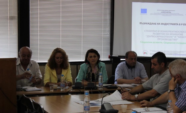 Маринова: Финансовите показатели и заетостта в горския сектор са стабилни