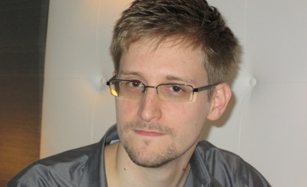 Сноудън ще остане в Русия още 3 години