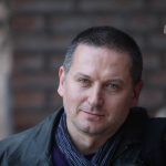 Там, където има тъмнина, винаги дреме чудо.