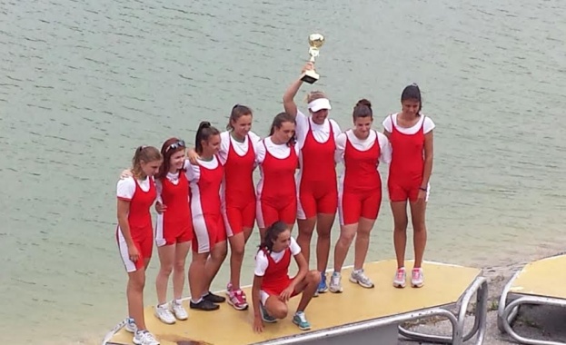 Спортните таланти Елизабет Кирилова и Десислава Георгиева с титли по гребане 