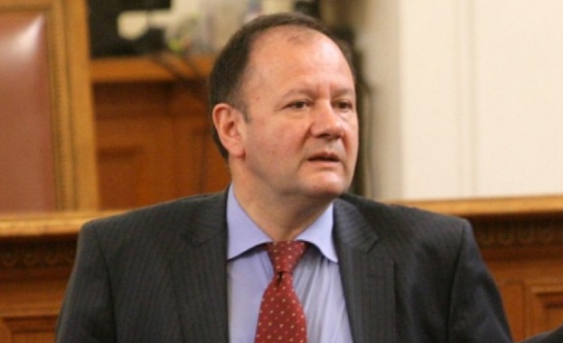Миков отказал на Бареков да говори в парламента