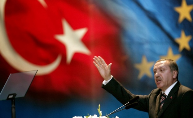 Турция скочи на Брюксел, критиките му били "несправедливи и недопустими"