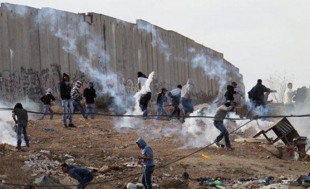 Хиляди палестински бежанци напускат северната част на Ивицата Газа 