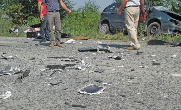 Тежка катастрофа уби двама в Смолянско, шофьорът бил общински съветник