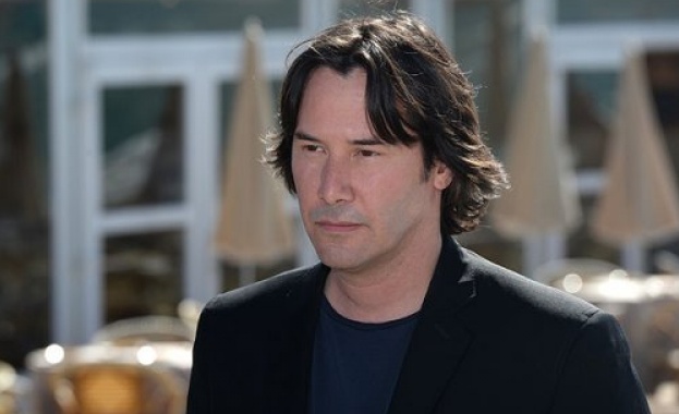 Киану Рийвс осиновява дете