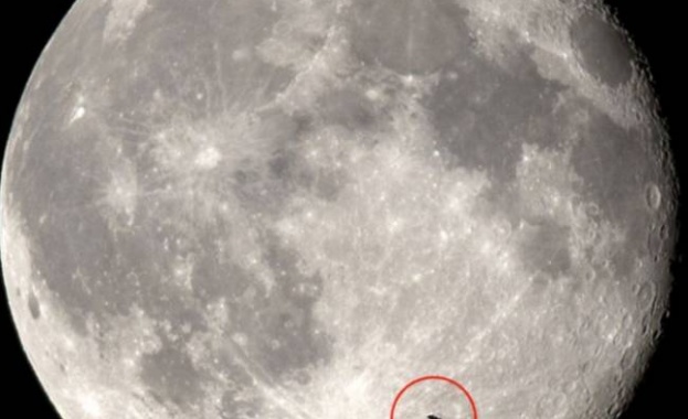 Астроном засне НЛО по време на суперлунието 