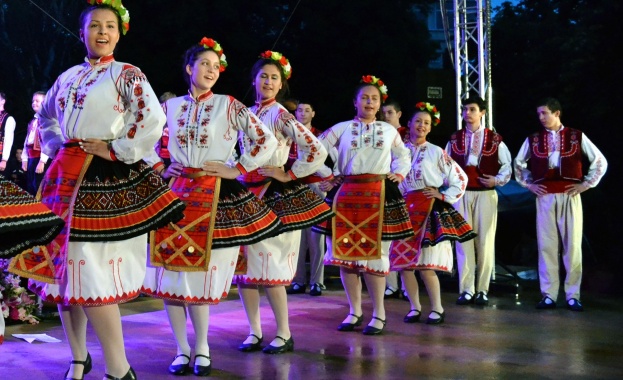Международен фестивал на фолклорната носия в Жеравна
