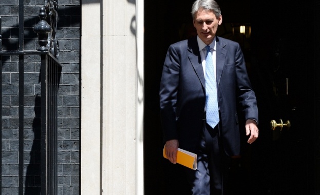 Лондон заплаши Москва с нови санкции заради разследването на инцидента с боинга 