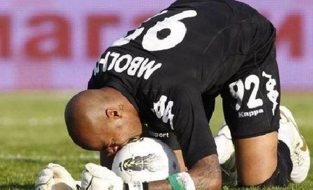 М'Боли отива в Португалия 