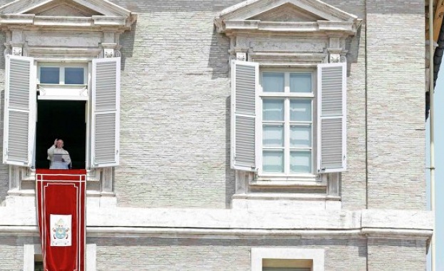 Папата призова за мир в Близкия изток и Украйна