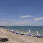 Морето празно, цените падат