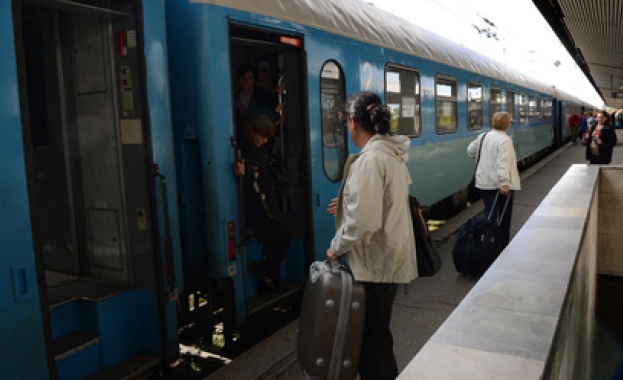 Пътник се жалва: Обраха ме във влака София-Варна