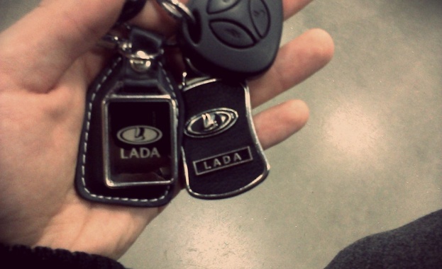 Карайте само Лада!