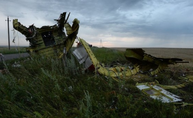 Украинските ВВС нанесоха ракетен удар на 30 км от падналия Боинг