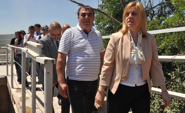 Министър Терзиева се надява средствата по първа и трета оси на ОПРР да бъдат пуснати в края на септември 