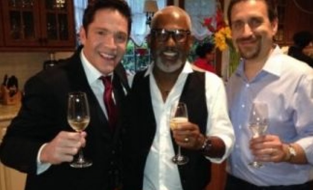 Зимно настроение при 39 градуса жега – Дейв Коз подготвя трети коледен албум