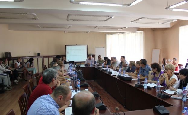 Зам.-министър Абазов обсъди с браншови организации Схемите за обвързаното с производството подпомагане от 2015 г.