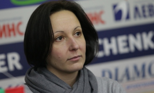 Спрягат Евгения Раданова за служебен министър