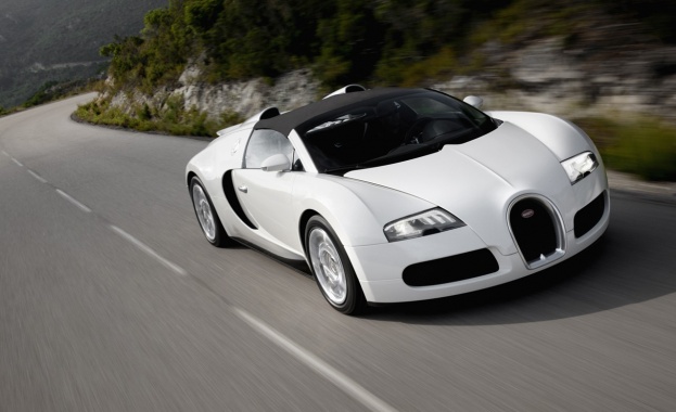 Bugatti готви много повече от наследник на Veyron