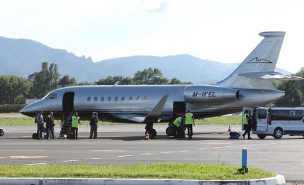 Продават самолета на Шумахер за 20 млн. евро