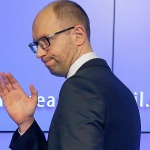 Оставката на Яценюк е бягство от потъващия кораб