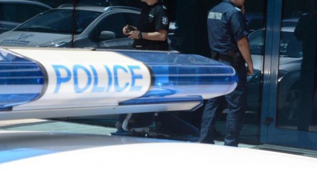 Полицията в Кюстендил стреля, за да спре масов бой